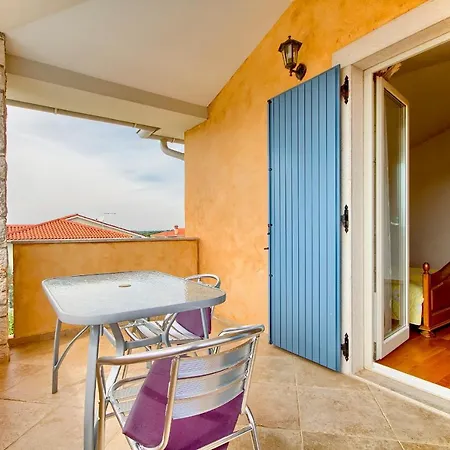 Charming Oliva With 4 Bedrooms Near The Wonderful Village Of Fažana