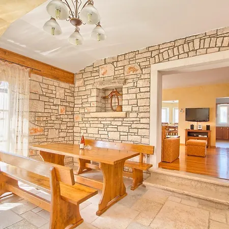 Charming Oliva With 4 Bedrooms Near The Wonderful Village Of
