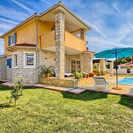 Charming Oliva With 4 Bedrooms Near The Wonderful Village Of Villa Fažana