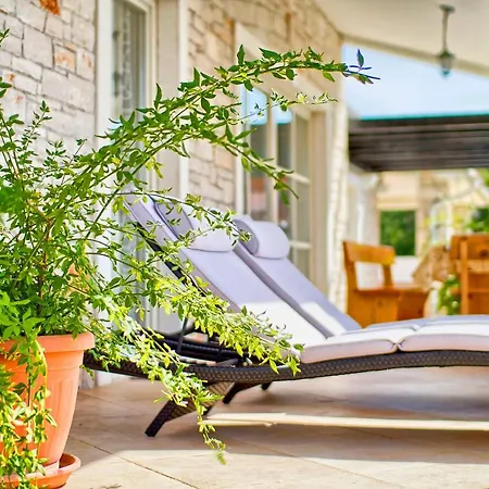 Charming Oliva With 4 Bedrooms Near The Wonderful Village Of Villa Fažana