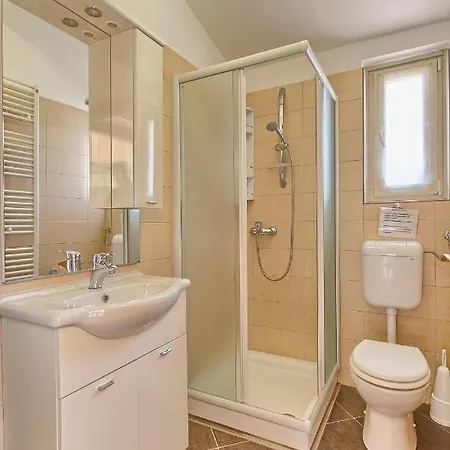 Villa Charming Oliva With 4 Bedrooms Near The Wonderful Village Of Fažana