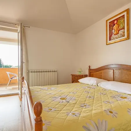 Charming Oliva With 4 Bedrooms Near The Wonderful Village Of Fažana