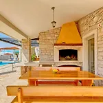 Charming Oliva With 4 Bedrooms Near The Wonderful Village Of