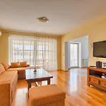 Villa Charming Oliva With 4 Bedrooms Near The Wonderful Village Of Fažana