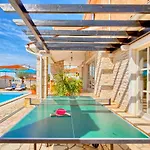 Charming Oliva With 4 Bedrooms Near The Wonderful Village Of Villa *