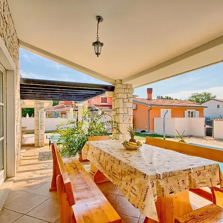 Charming Oliva With 4 Bedrooms Near The Wonderful Village Of Villa *