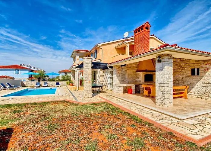Vila Charming Oliva With 4 Bedrooms Near The Wonderful Village Of *