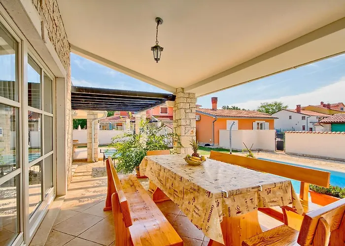 Charming Oliva With 4 Bedrooms Near The Wonderful Village Of Vila *