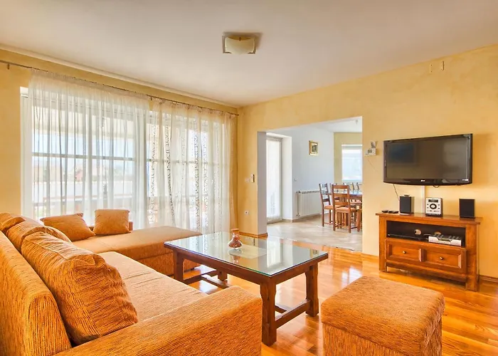 Charming Oliva With 4 Bedrooms Near The Wonderful Village Of Fazana