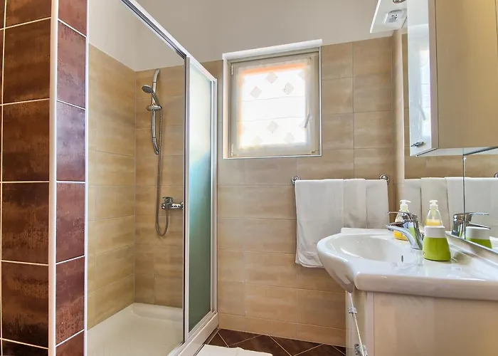 Charming Oliva With 4 Bedrooms Near The Wonderful Village Of Vila Fazana