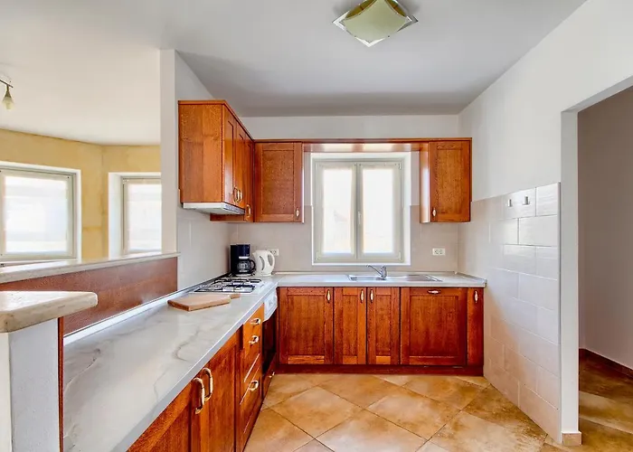 Charming Oliva With 4 Bedrooms Near The Wonderful Village Of