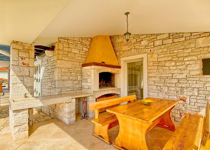 Charming Oliva With 4 Bedrooms Near The Wonderful Village Of *