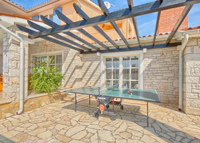 Charming Oliva With 4 Bedrooms Near The Wonderful Village Of Vila *