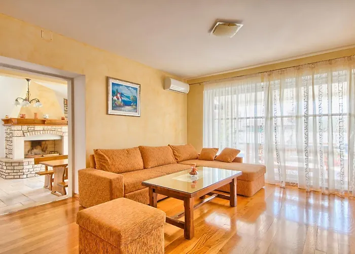 Charming Oliva With 4 Bedrooms Near The Wonderful Village Of Fazana