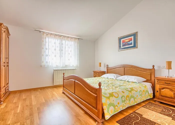 Charming Oliva With 4 Bedrooms Near The Wonderful Village Of Vila *